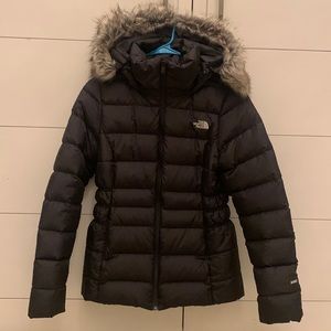 Womens North Face 550 puffer coat with hood size small
